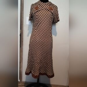 Chic Brown Diamond Pattern Midi Dress